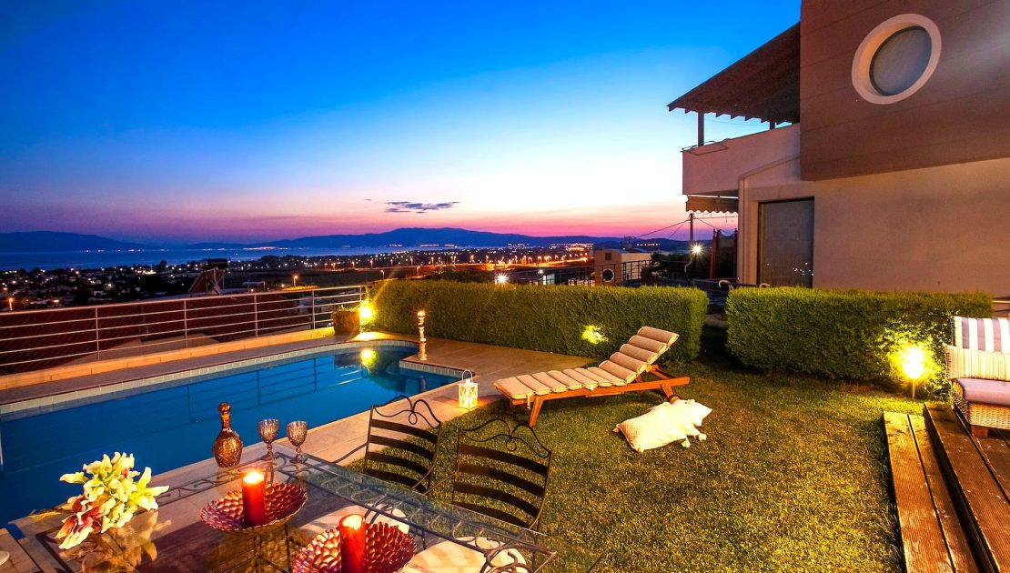 maison de style moderne avec piscine panoramique